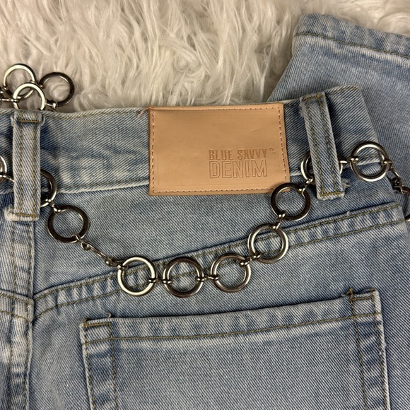 NWT Blue Savy High Rise Mom Fit Light Wash Distressed Jeans - Picture 3 of 9